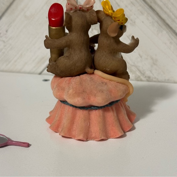 Fitz and Floyd charming tails “being sisters is a wonderful thing” - Picture 5 of 13